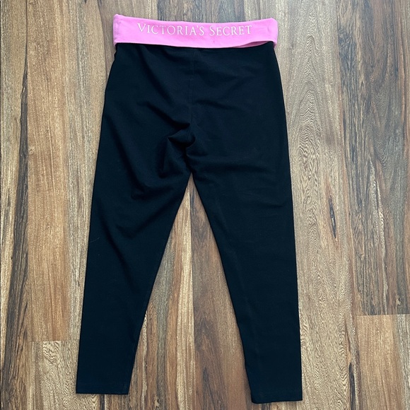 Victoria's Secret Pants - Victoria’s Secret Y2K Fold Over Cropped Leggings Size Medium Black and Pink